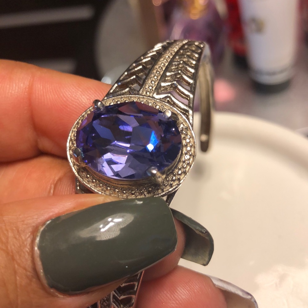 Pretty Silver Cuff - Picture 4 of 4